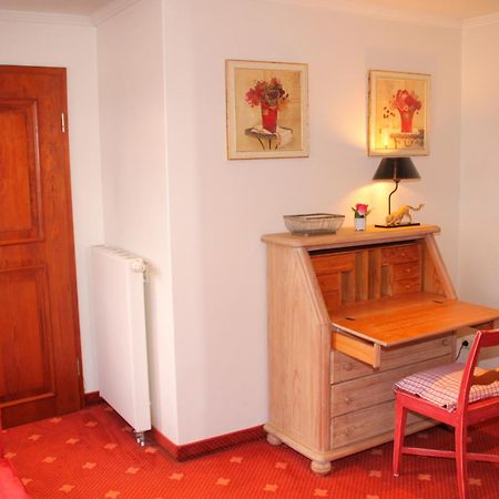 Romantik Im Hotel Villa Roehl Timmendorfer Strand Szoba fotó
