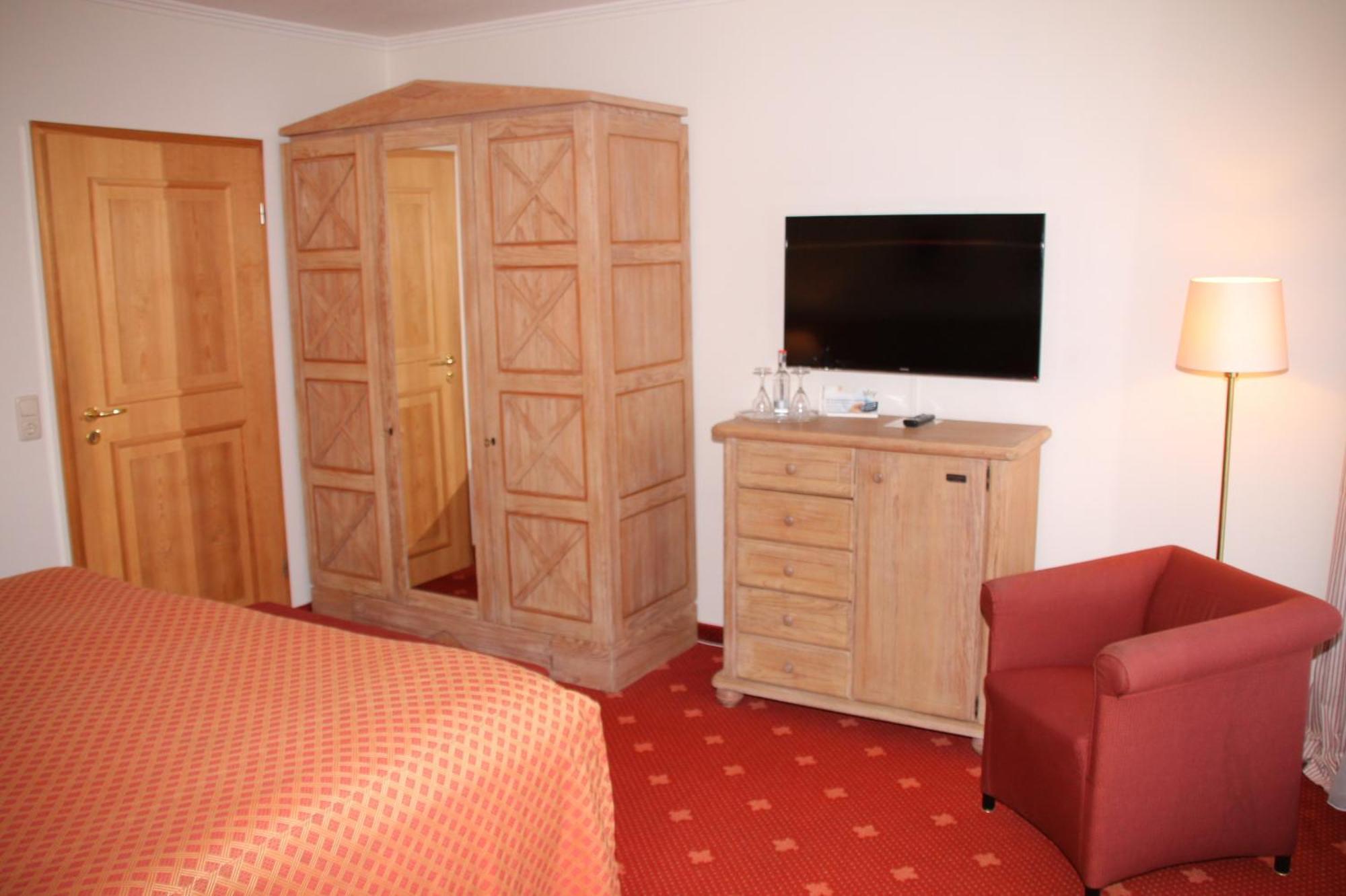 Romantik Im Hotel Villa Roehl Timmendorfer Strand Szoba fotó